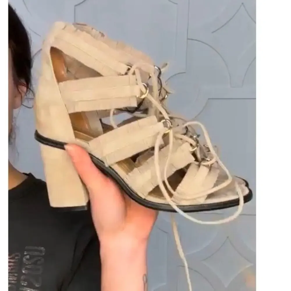 BCBGMAXAZRIA Gladiator Sandals Lace Up Tassel Suede Heels US 6.5 / Euro 36.5 New
